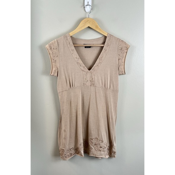 BCBGMaxAzria Tops - BCBGMaxazria Y2K Babydoll V-Neck Embroidered Short Sleeve Tunic Top Medium Beige